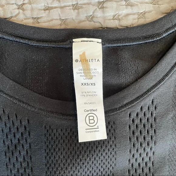 NWT Athleta Mudra Crop Tank in Black Size XXS/XS - Picture 11 of 12